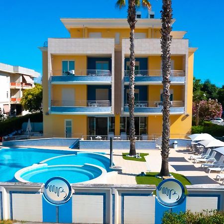 Mare Blu Residence Martinsicuro Bagian luar foto